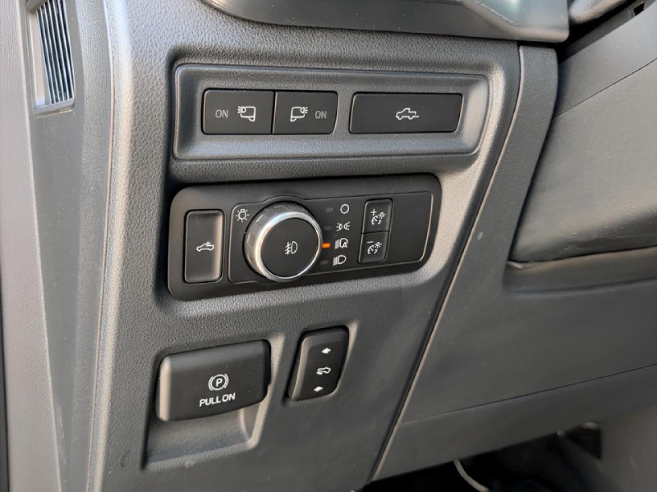 2022 Ford F-150 Lariat  **PANO ROOF - PWR RUNNERS** Photo