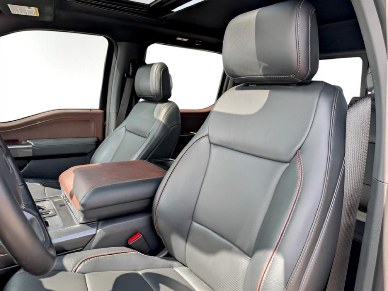 2022 Ford F-150 Lariat  **PANO ROOF - PWR RUNNERS** Photo