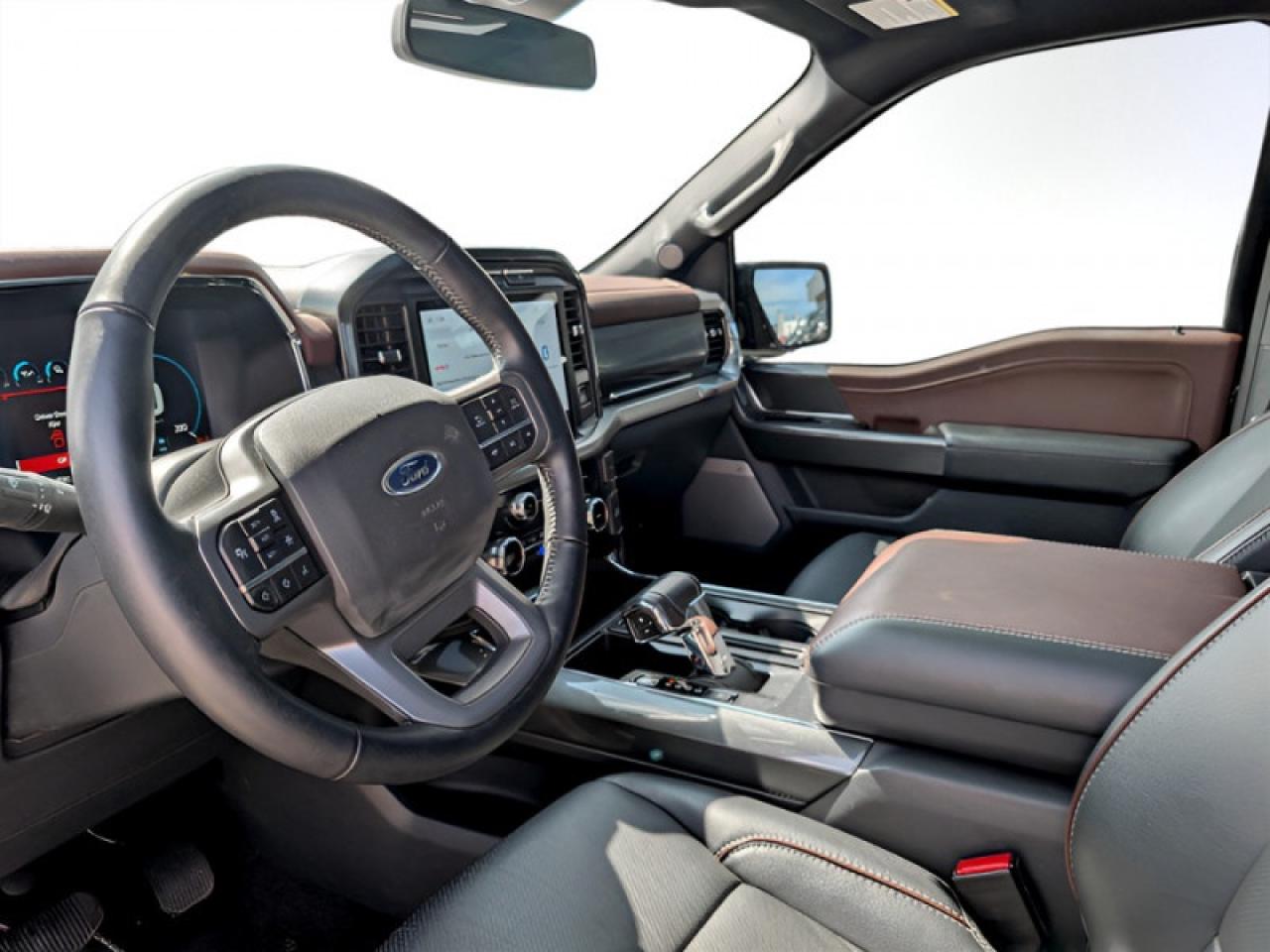 2022 Ford F-150 Lariat  **PANO ROOF - PWR RUNNERS** Photo