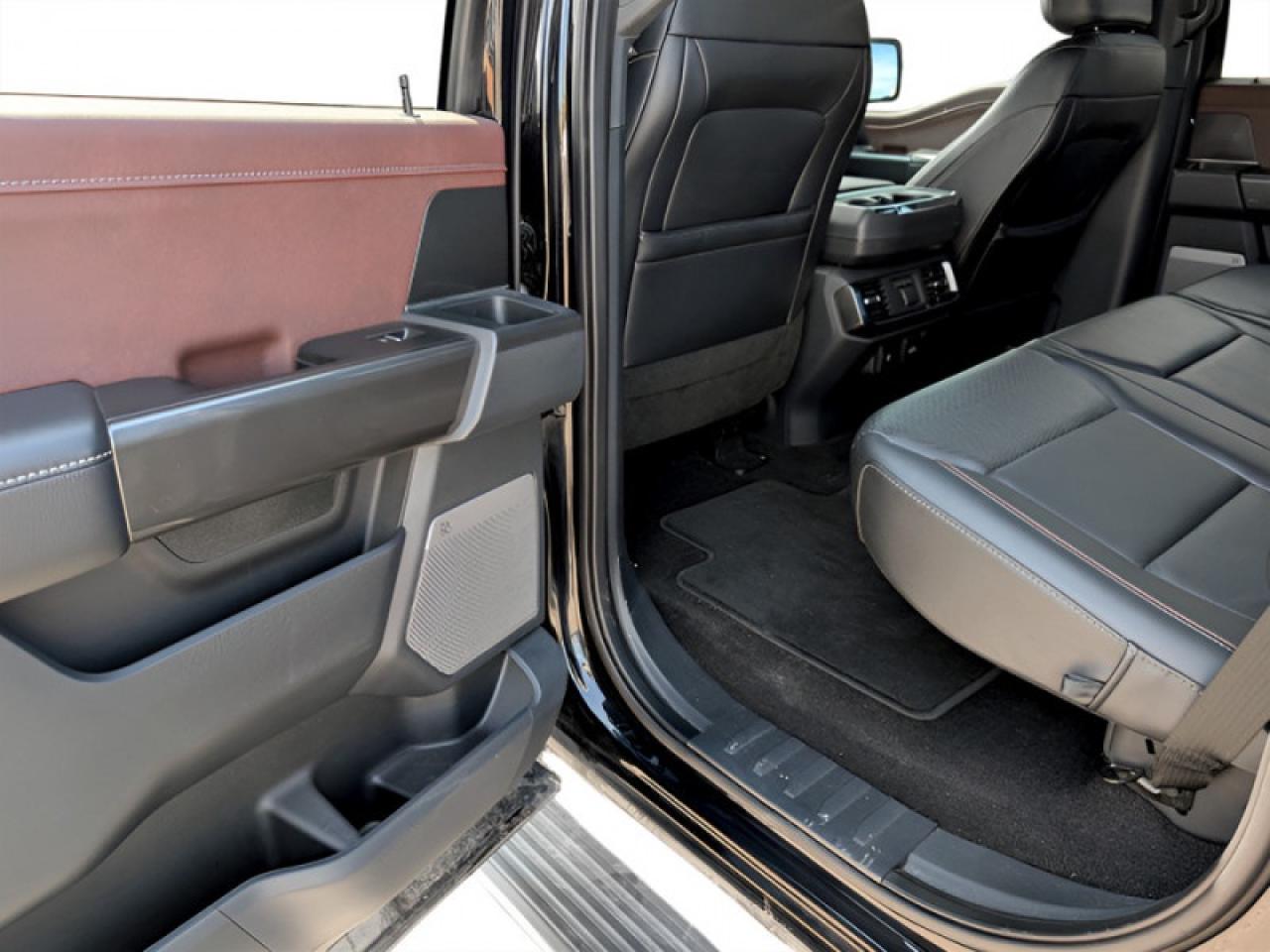 2022 Ford F-150 Lariat  **PANO ROOF - PWR RUNNERS** Photo