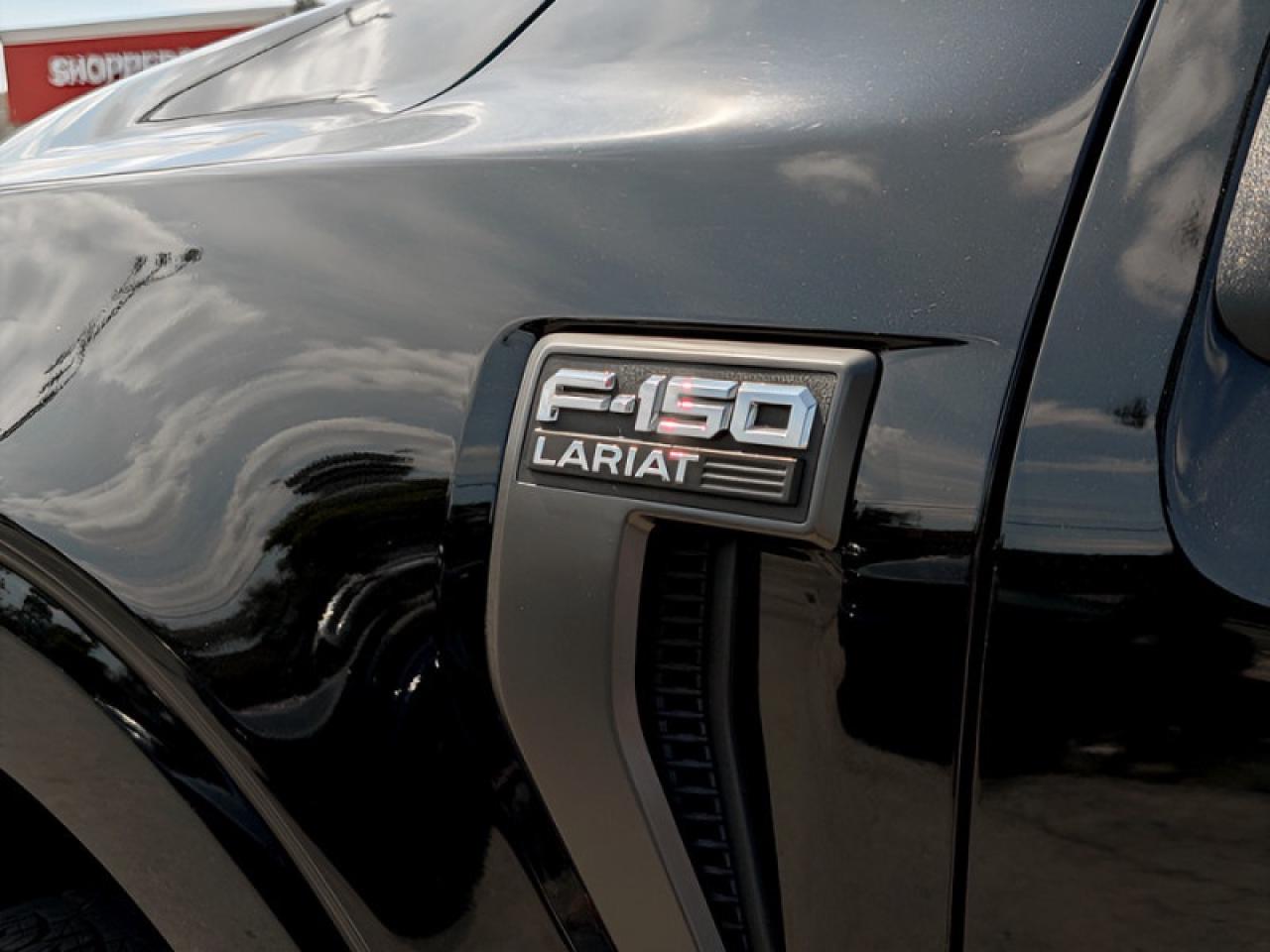 2022 Ford F-150 Lariat  **PANO ROOF - PWR RUNNERS** Photo