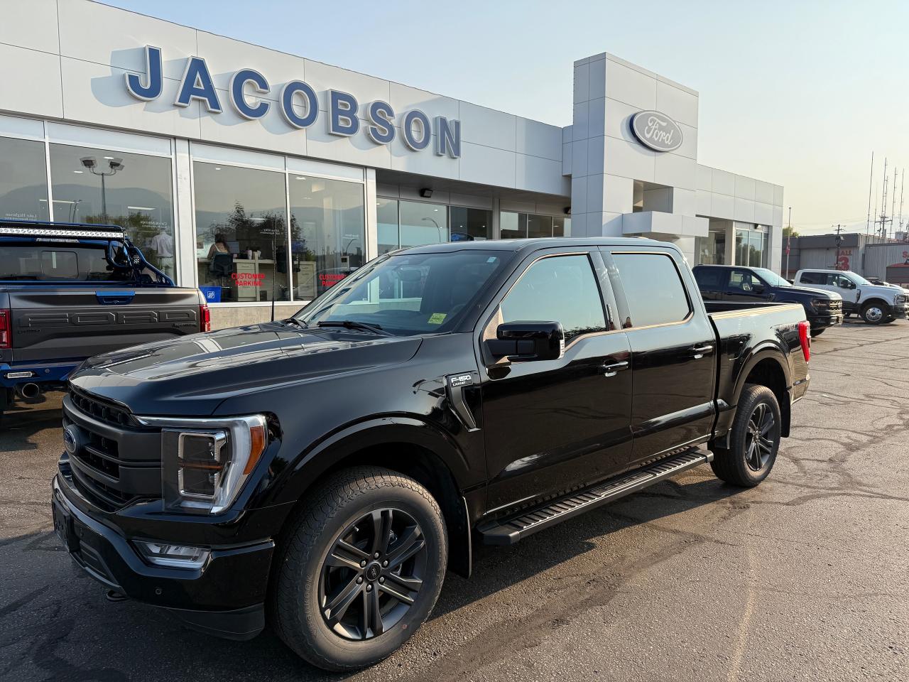 2023 Ford F-150 Lariat Photo0