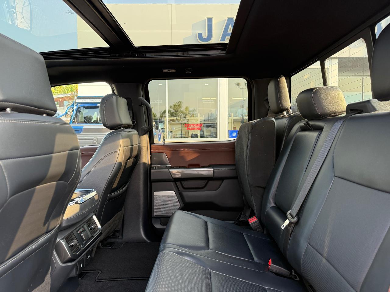 2023 Ford F-150 Lariat Photo5