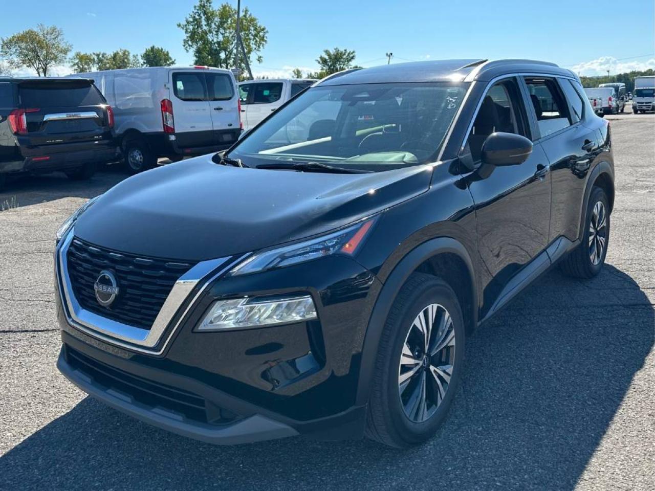 2023 Nissan Rogue SV Photo7