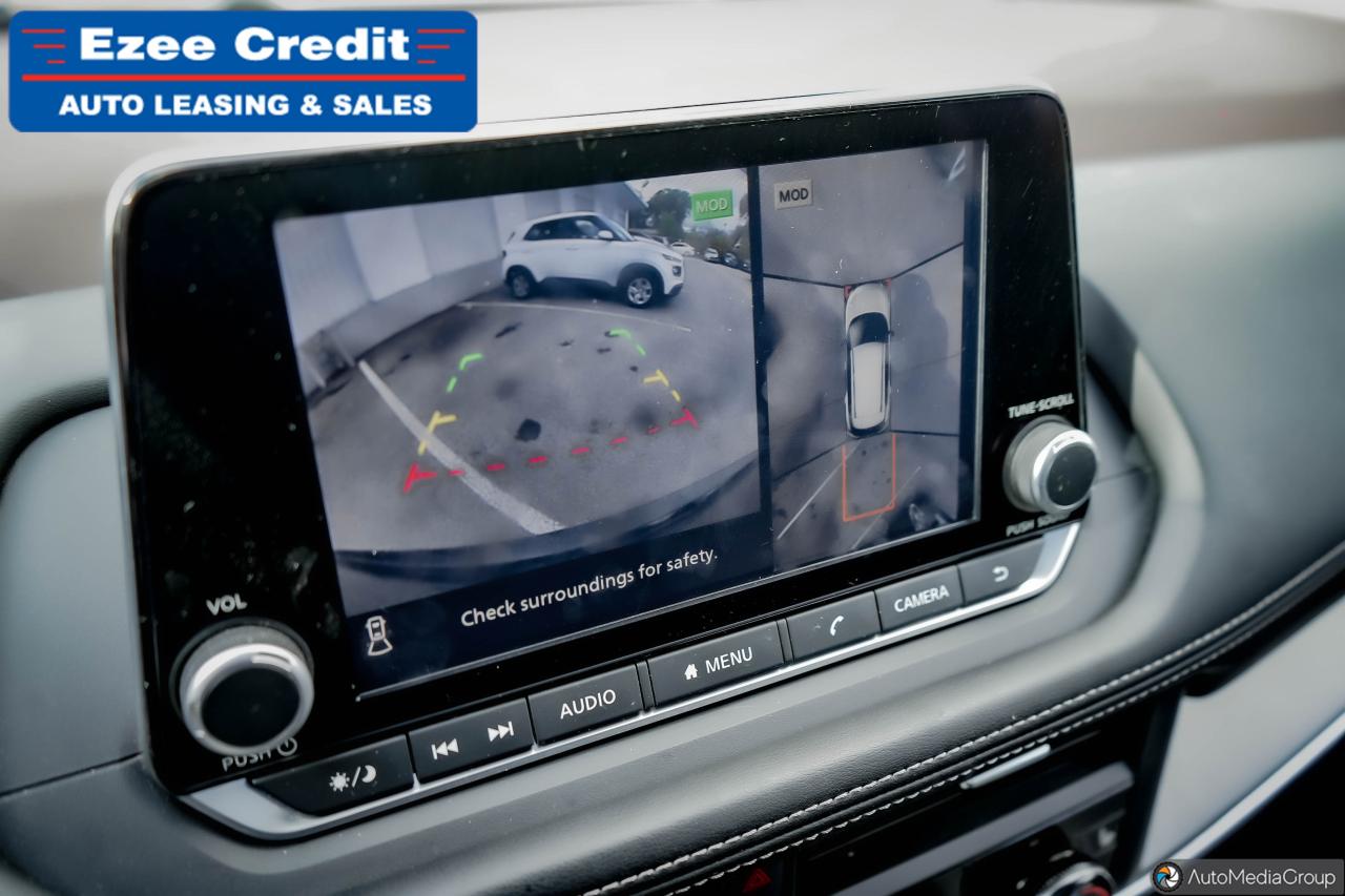 2023 Nissan Rogue SV Photo