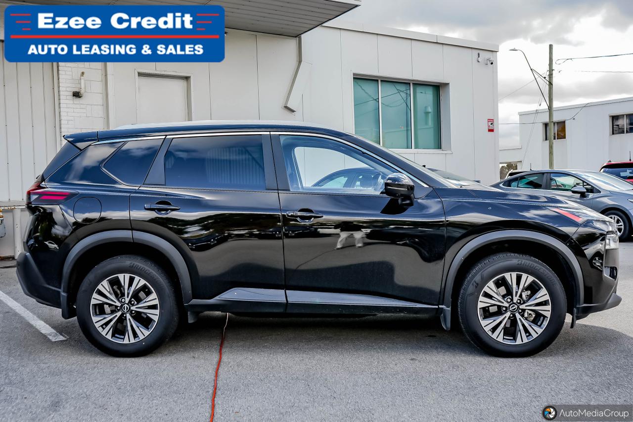 2023 Nissan Rogue SV Photo