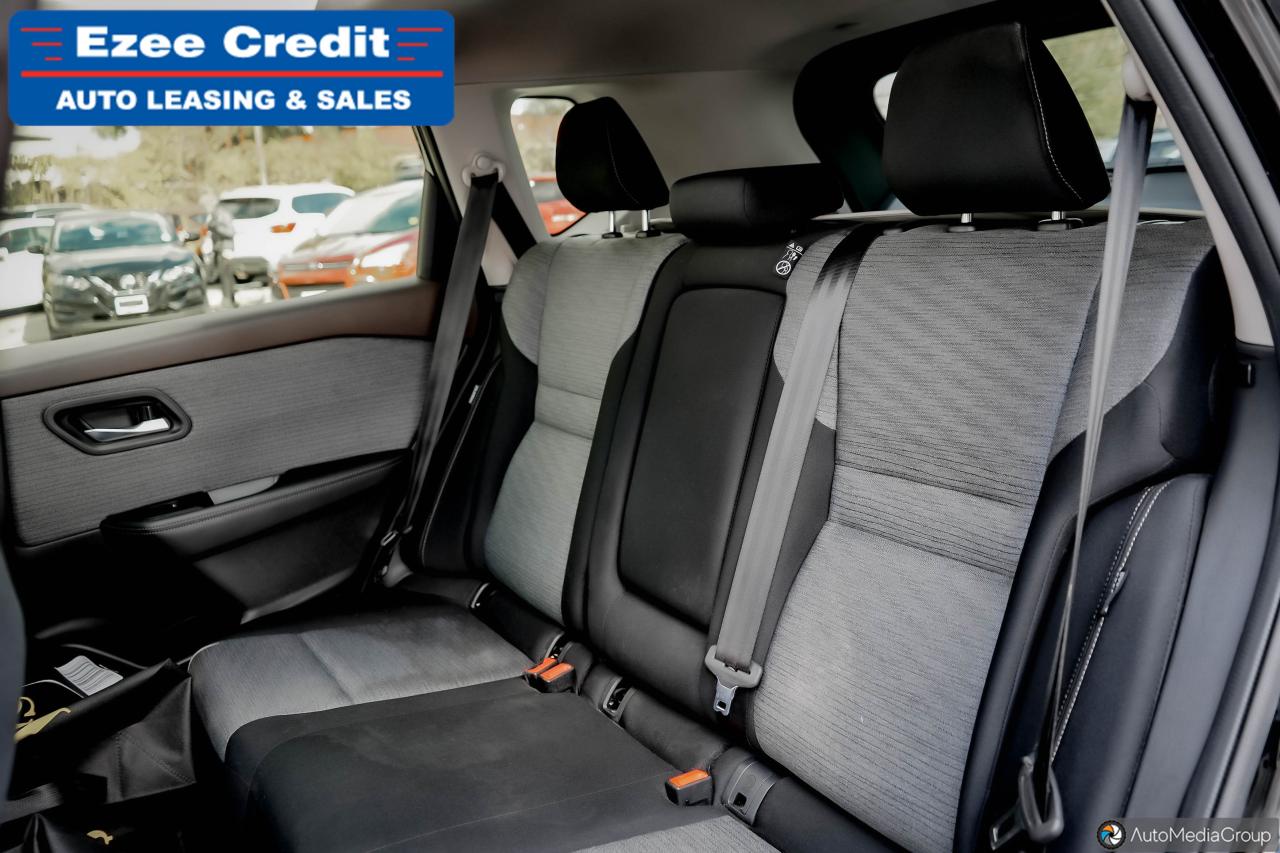 2023 Nissan Rogue SV Photo14