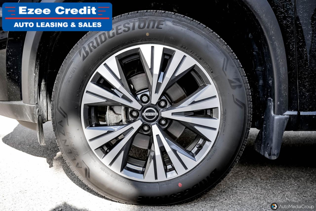 2023 Nissan Rogue SV Photo