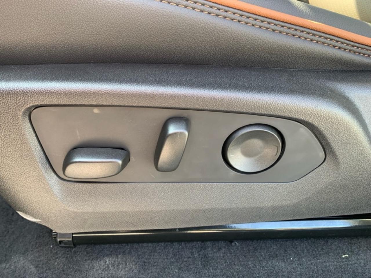 2026 GMC Canyon AT4  - Leather Seats Photo