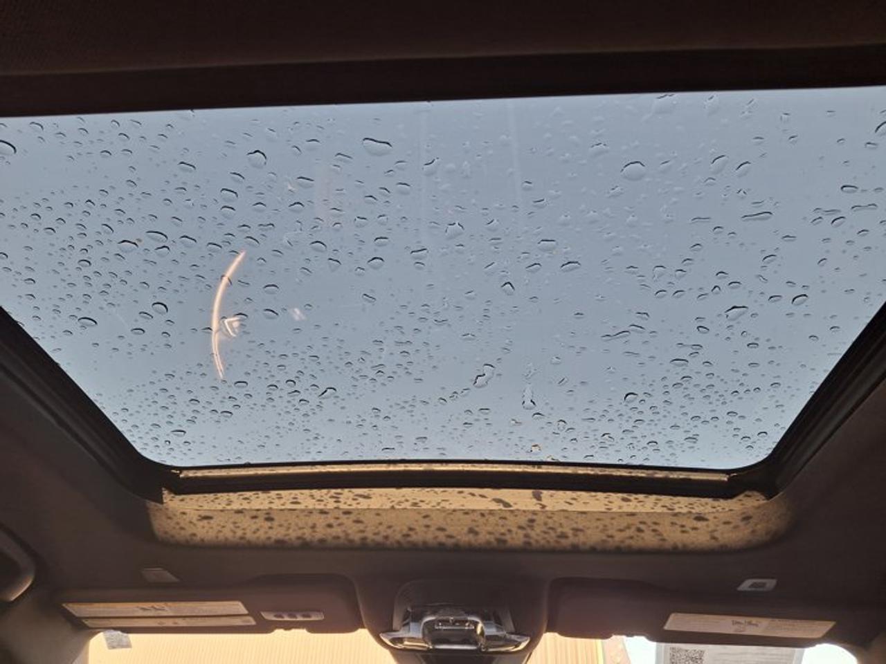 2024 Dodge Hornet R/T Plus | Leather | Sunroof | Tech Pkg | Blacktop Pkg | Photo