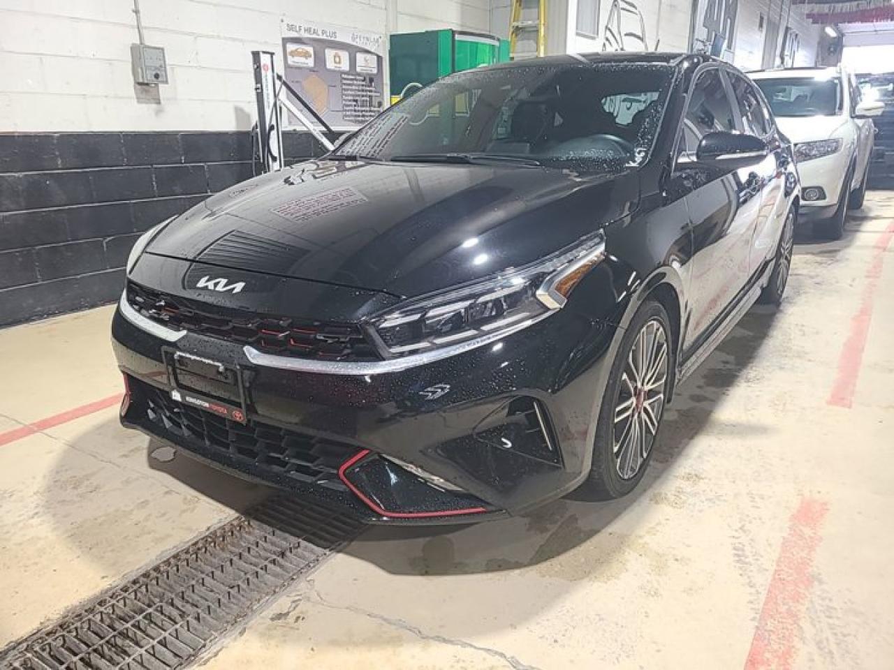 Used 2022 Kia Forte5 GT Sunroof | Heated Seats + Steering | Blind Spot | Rear Cam | Carplay | Wireless Charger and More ! for sale in Guelph, ON