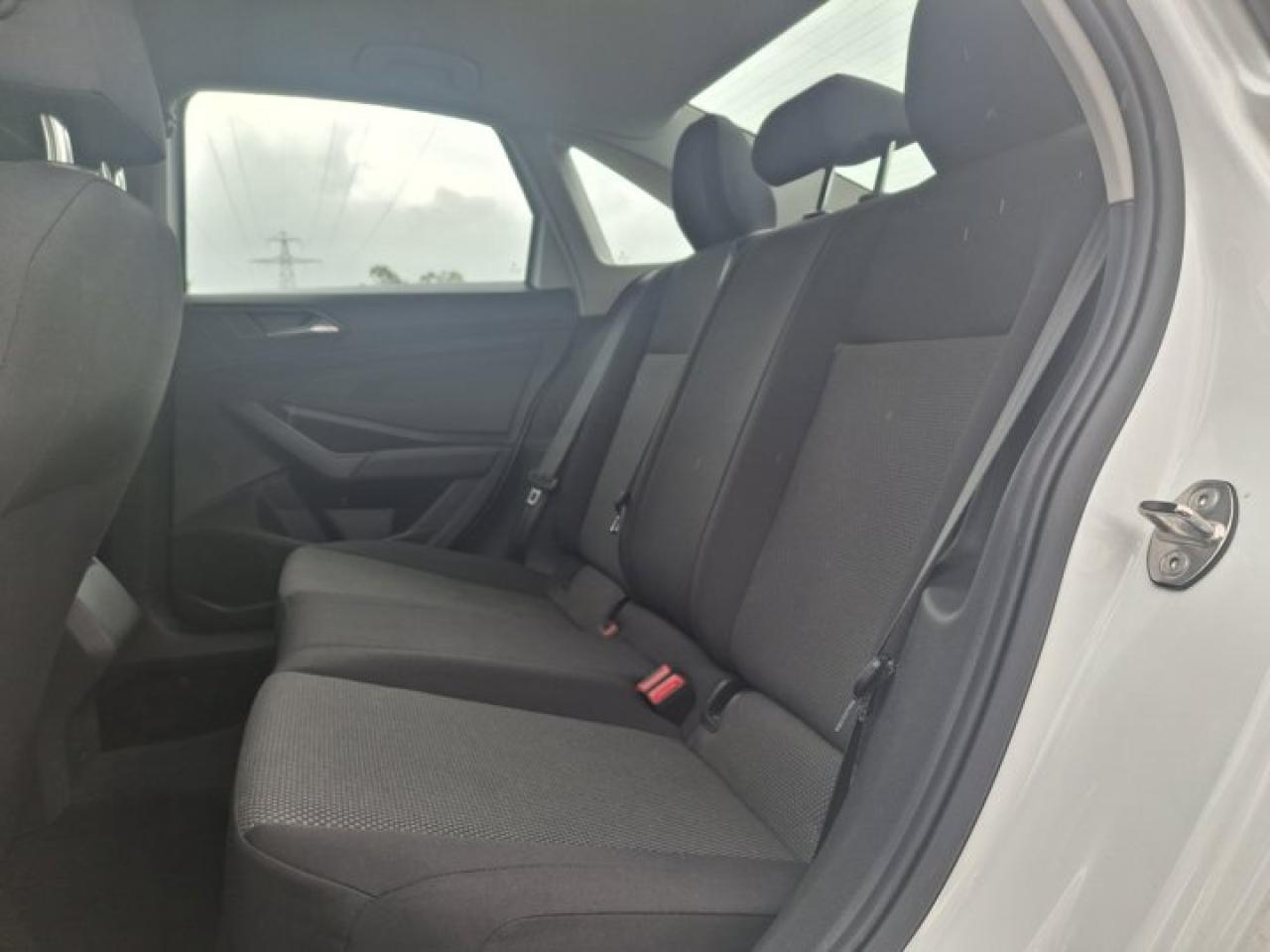 2021 Volkswagen Jetta Comfortline | Heated Seats | CarPlay + Android | Rear Camera | Alloy Wheels and More ! Photo