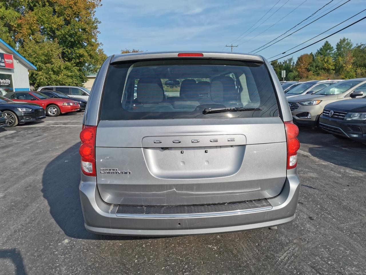 2020 Dodge Grand Caravan SE - Photo #4