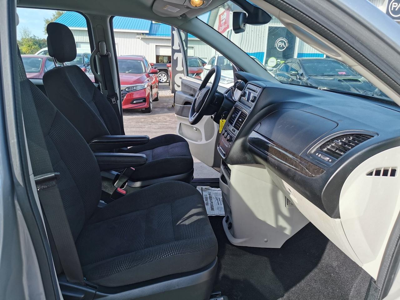 2020 Dodge Grand Caravan SE Photo