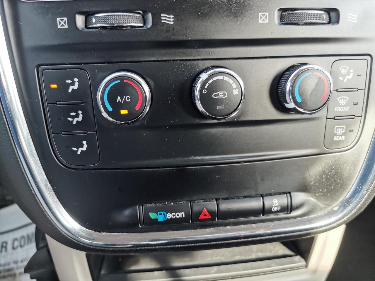 2020 Dodge Grand Caravan SE Photo