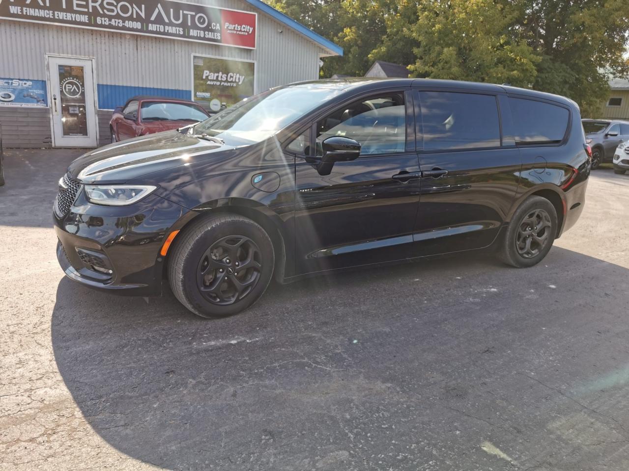 Used 2022 Chrysler Pacifica Hybrid Limited for sale in Madoc, ON