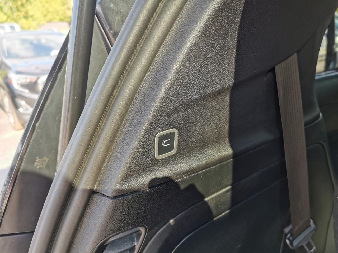 2022 Chrysler Pacifica Hybrid Limited - Photo #31