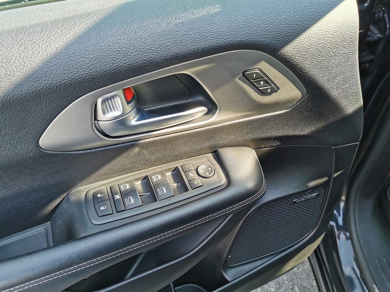 2022 Chrysler Pacifica Hybrid Limited Photo