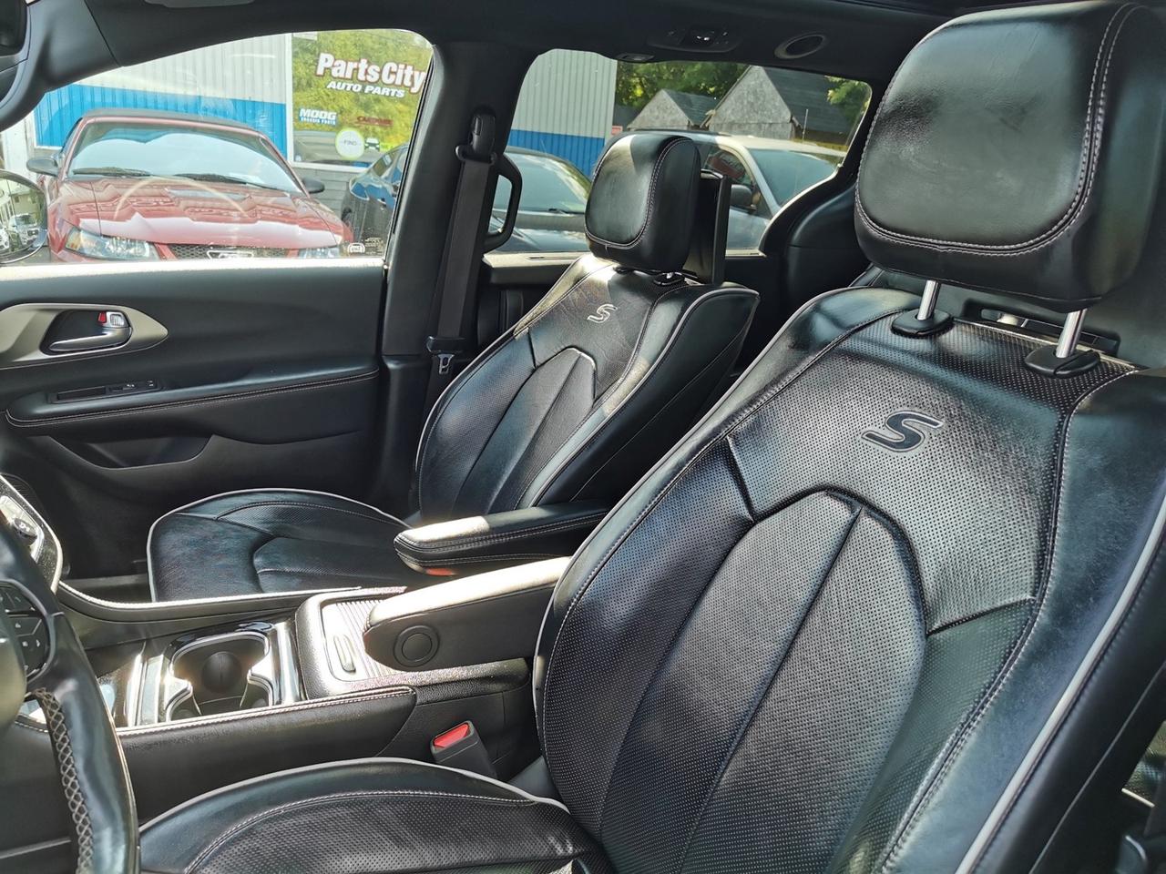 2022 Chrysler Pacifica Hybrid Limited Photo