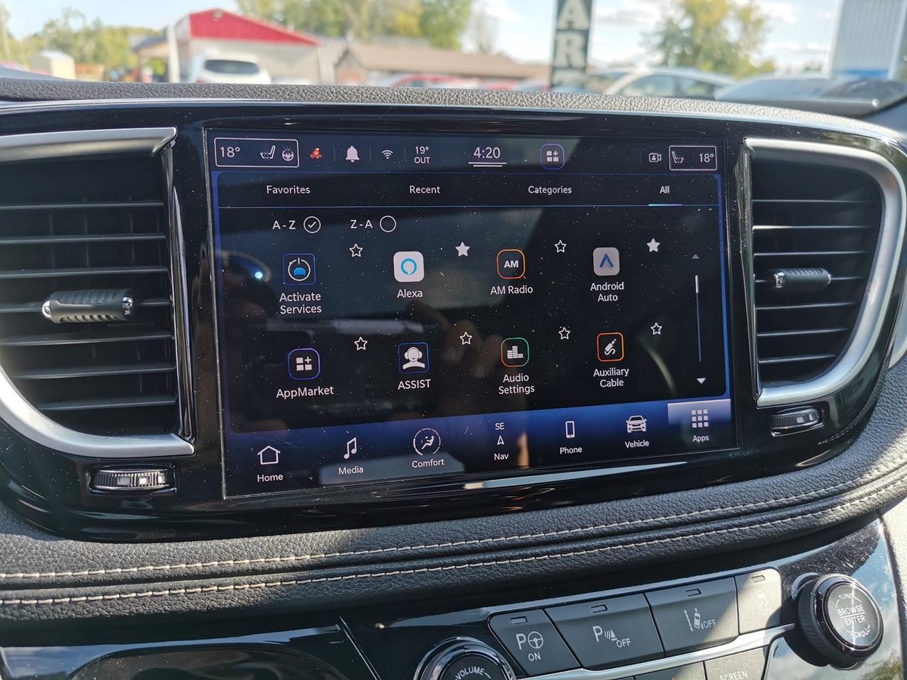 2022 Chrysler Pacifica Hybrid Limited Photo