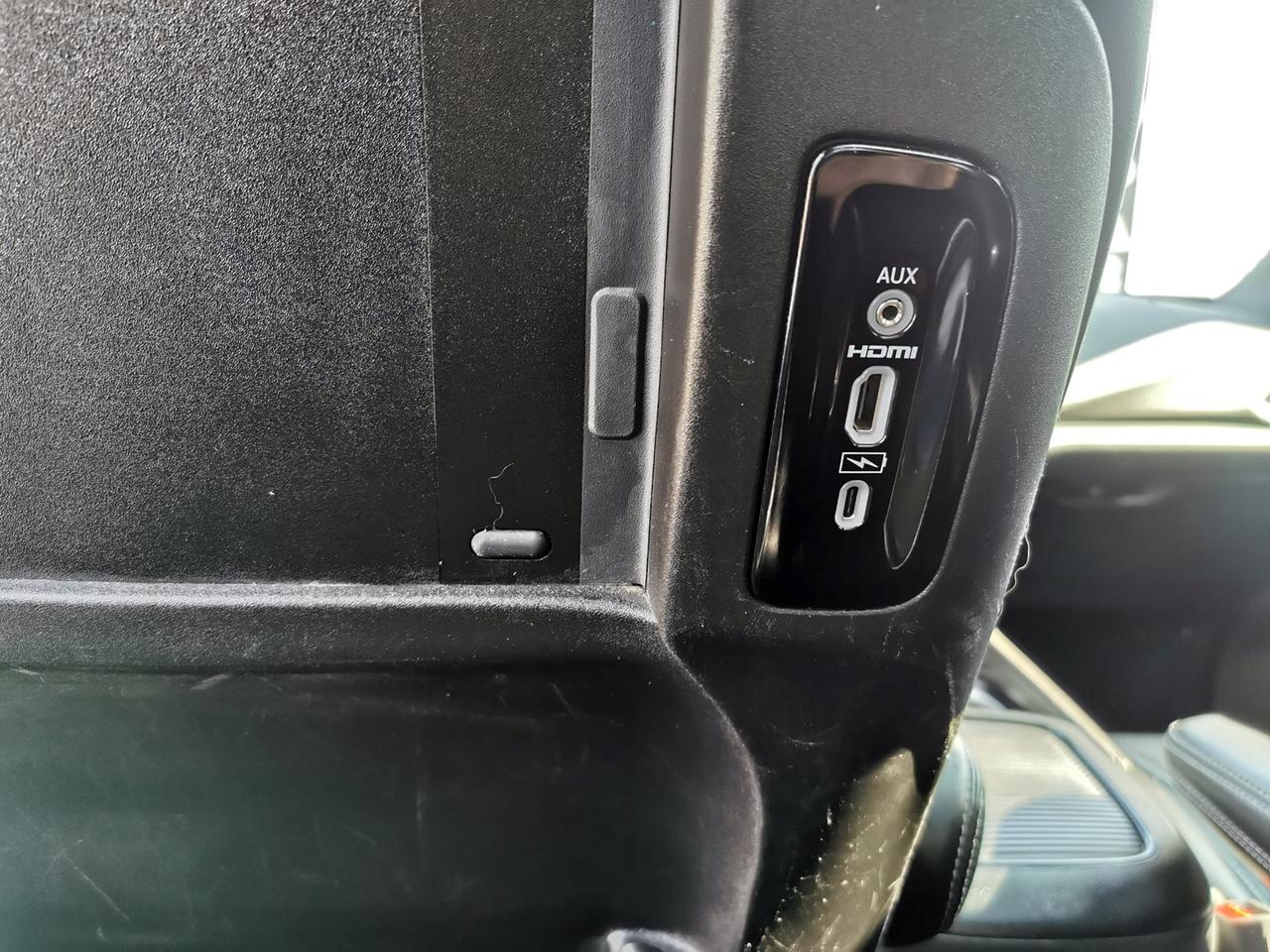 2022 Chrysler Pacifica Hybrid Limited Photo