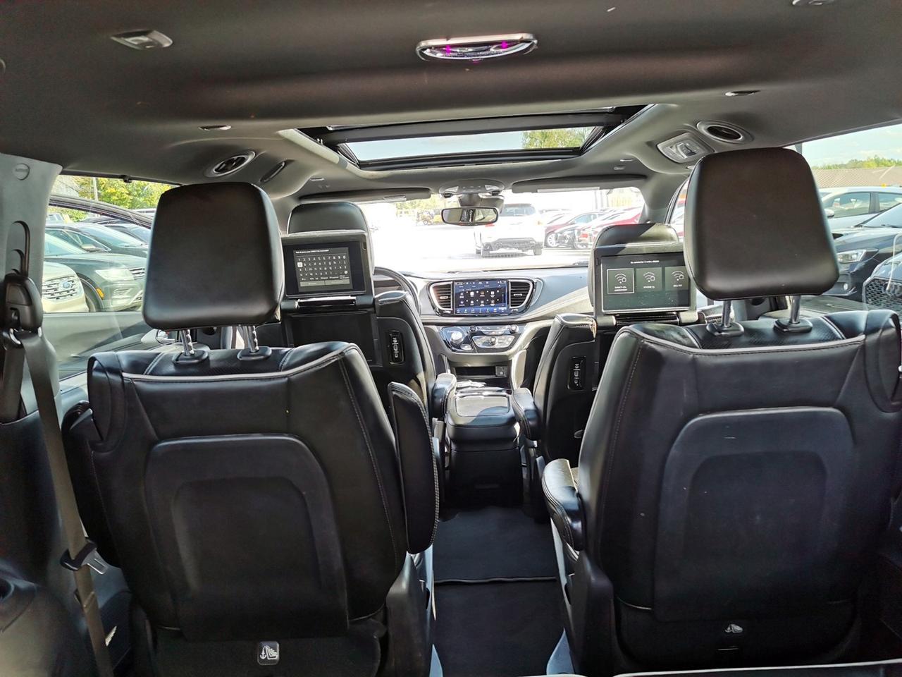 2022 Chrysler Pacifica Hybrid Limited Photo