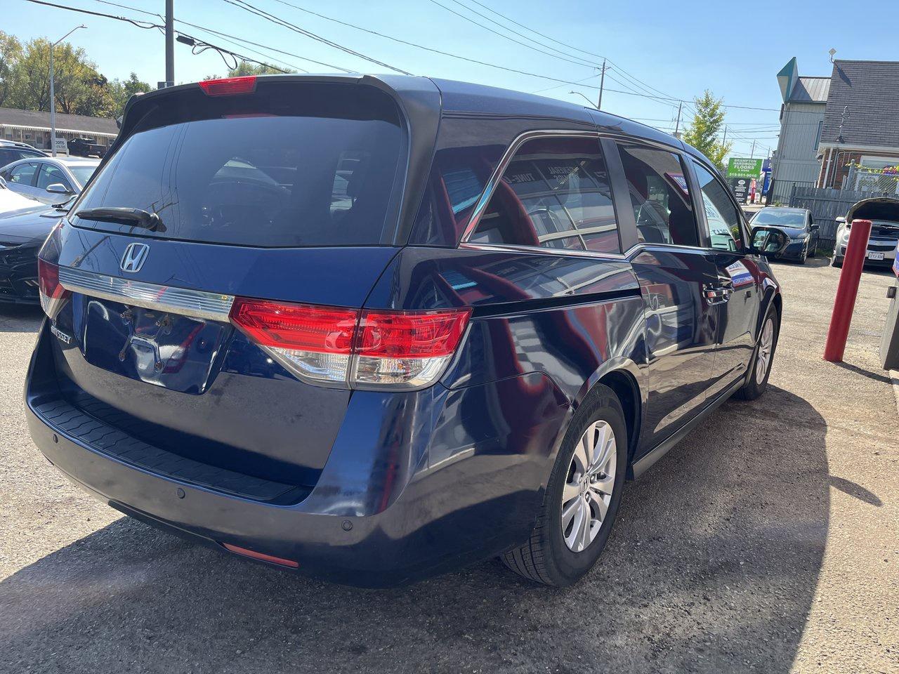 2016 Honda Odyssey EX-L Photo3
