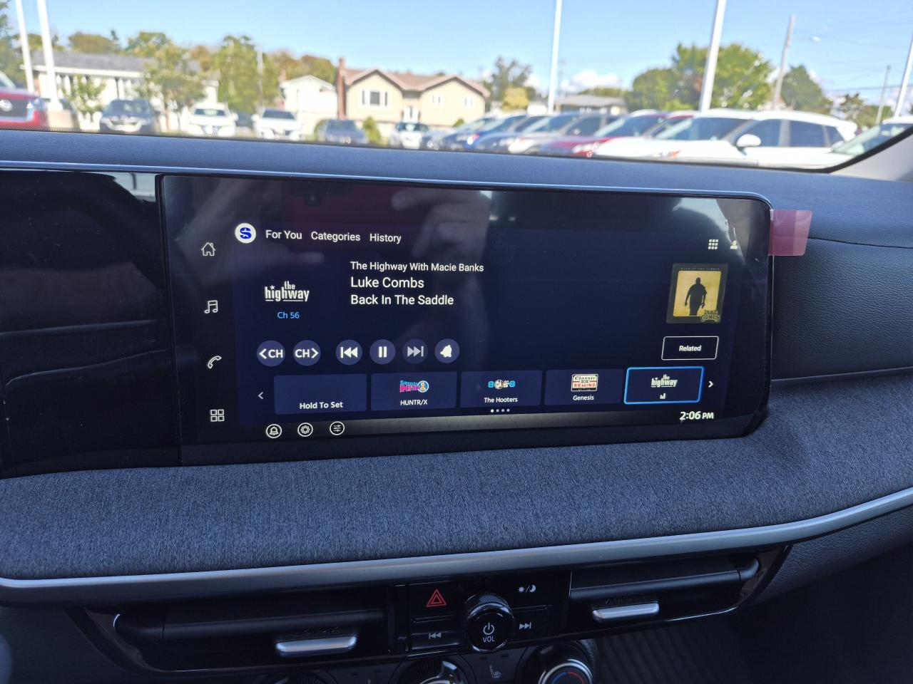 2026 Nissan Kicks S FWD Photo9