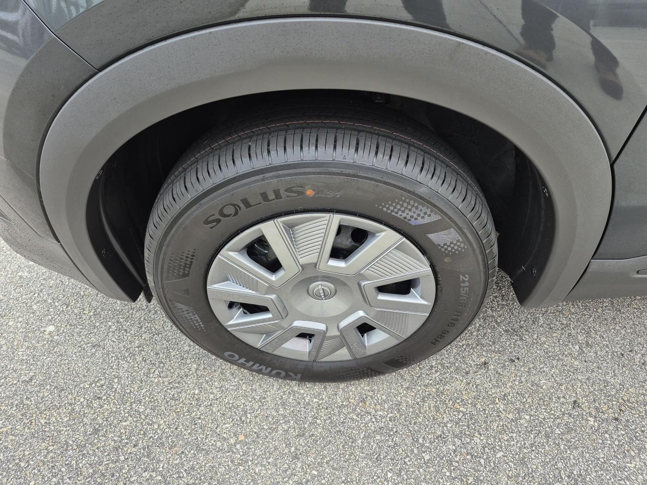 2026 Nissan Kicks S Photo15