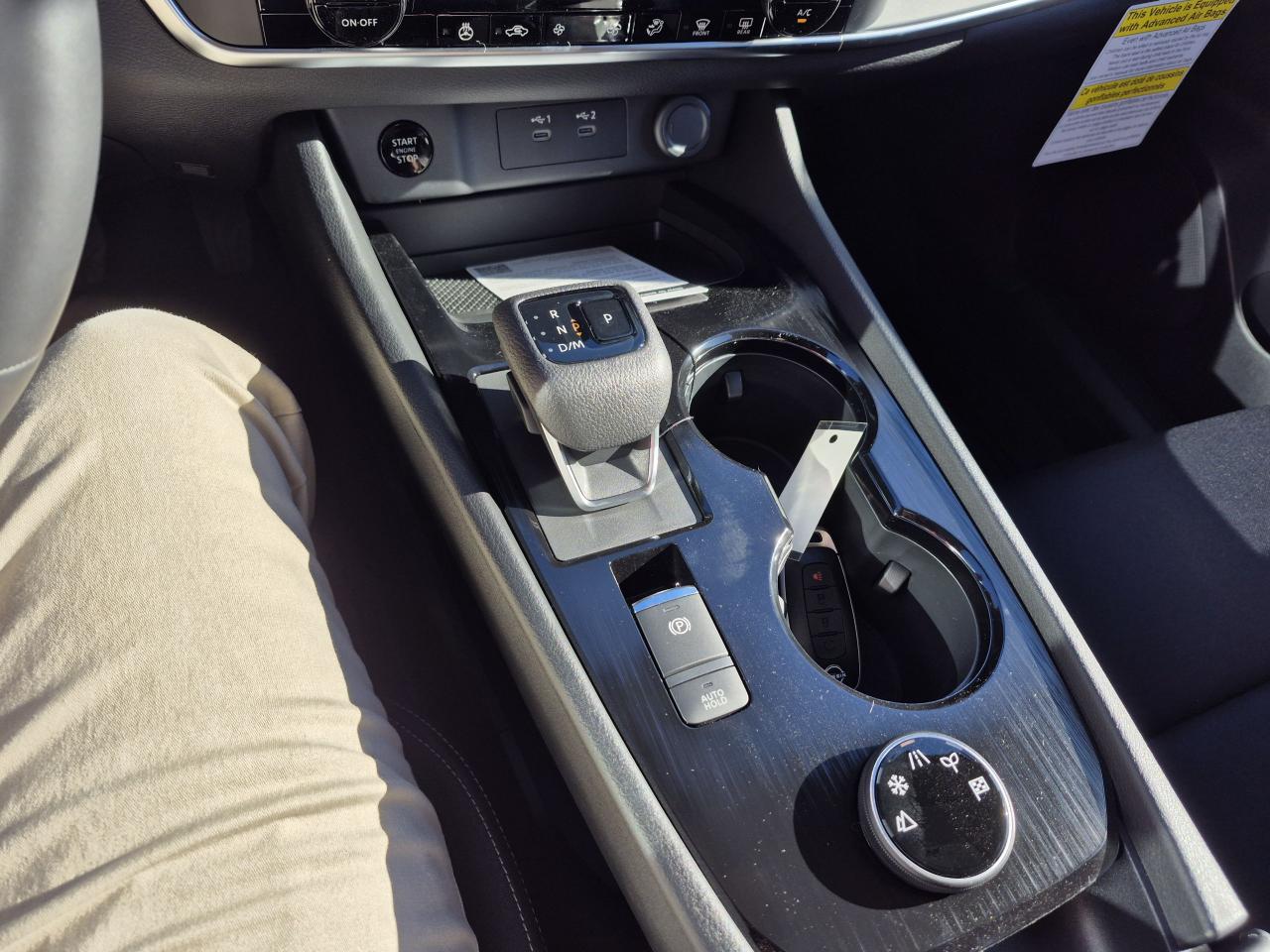 2026 Nissan Rogue S Photo10