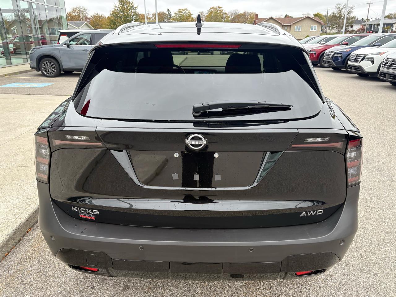 2026 Nissan Kicks SV PREMIUM Photo4
