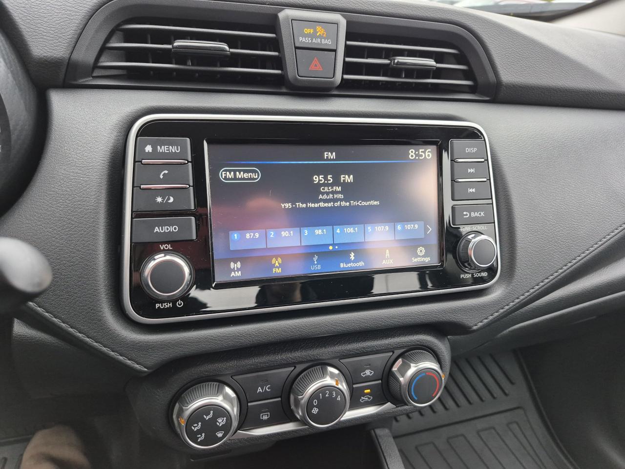 2025 Nissan Versa S Photo9