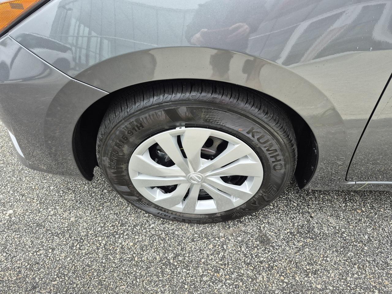 2025 Nissan Versa S Photo14