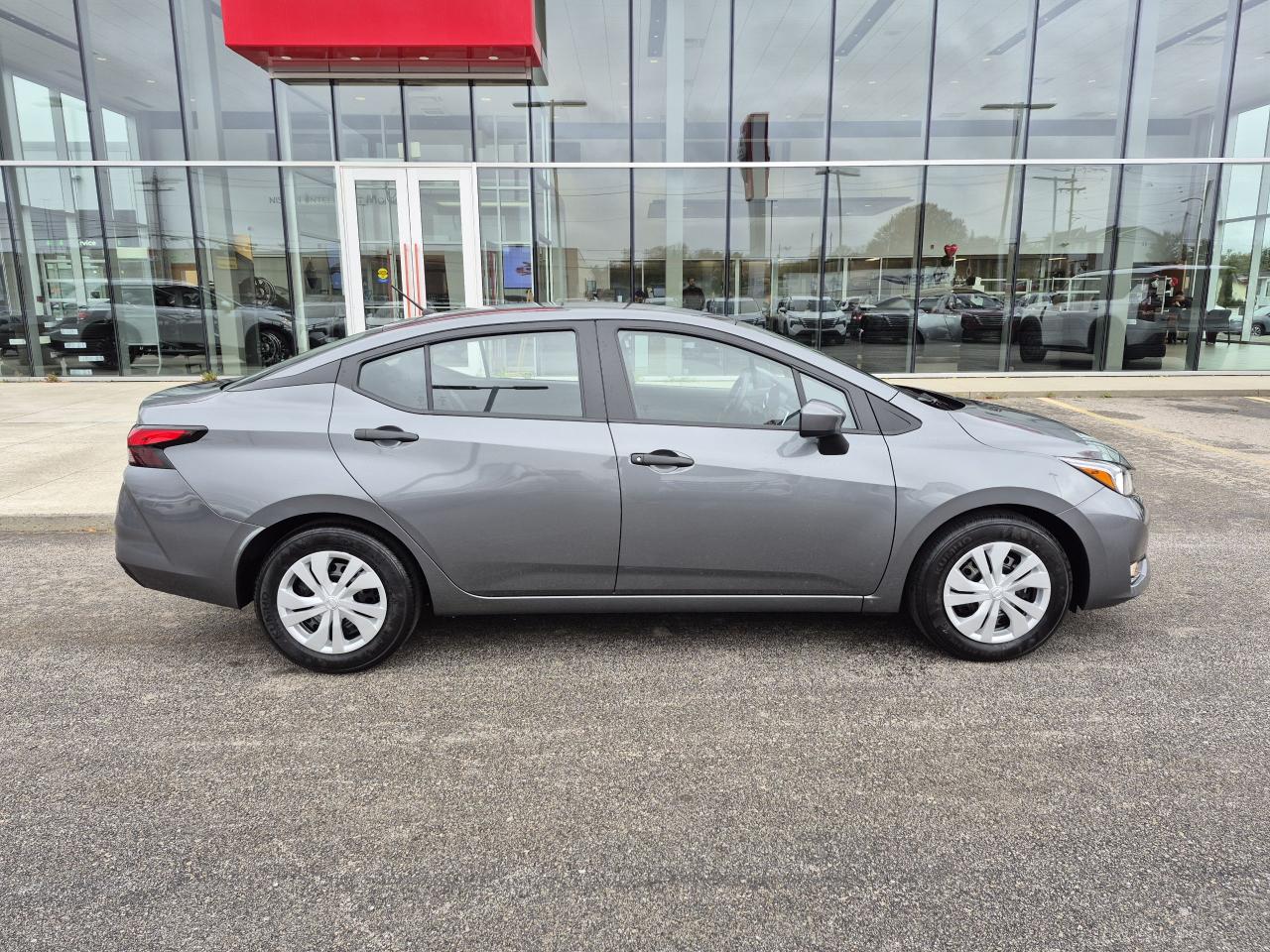 2025 Nissan Versa S Photo5