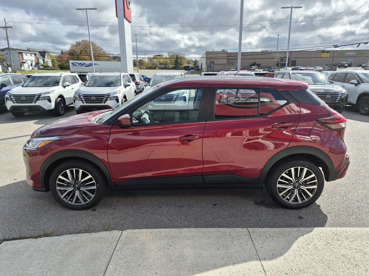 2025 Nissan Kicks Play SV FWD Photo3