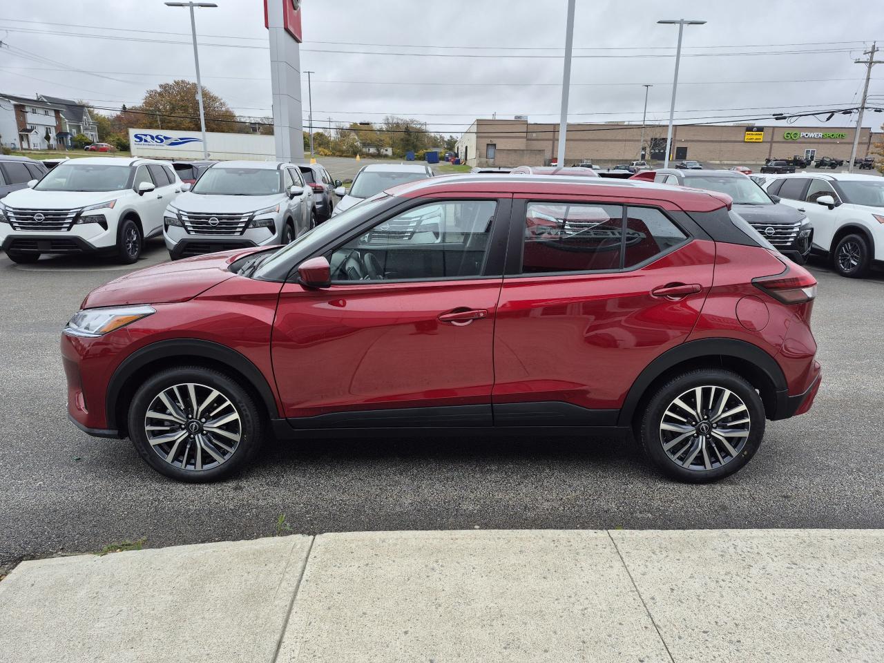 2025 Nissan Kicks Play SV FWD Photo18