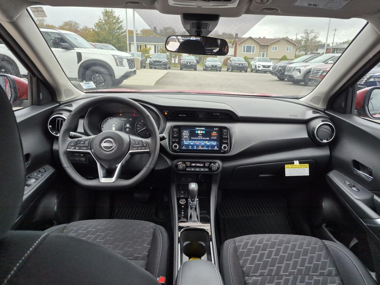 2025 Nissan Kicks Play SV FWD Photo12