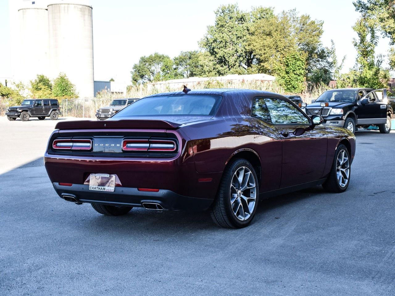 2020 Dodge Challenger SXT RWD Photo