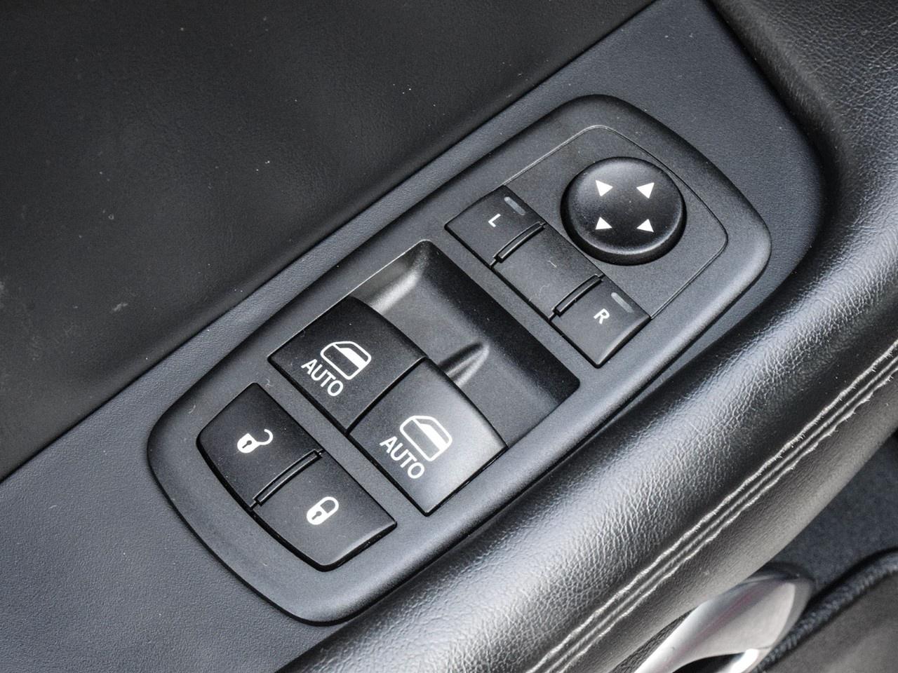 2020 Dodge Challenger SXT RWD Photo