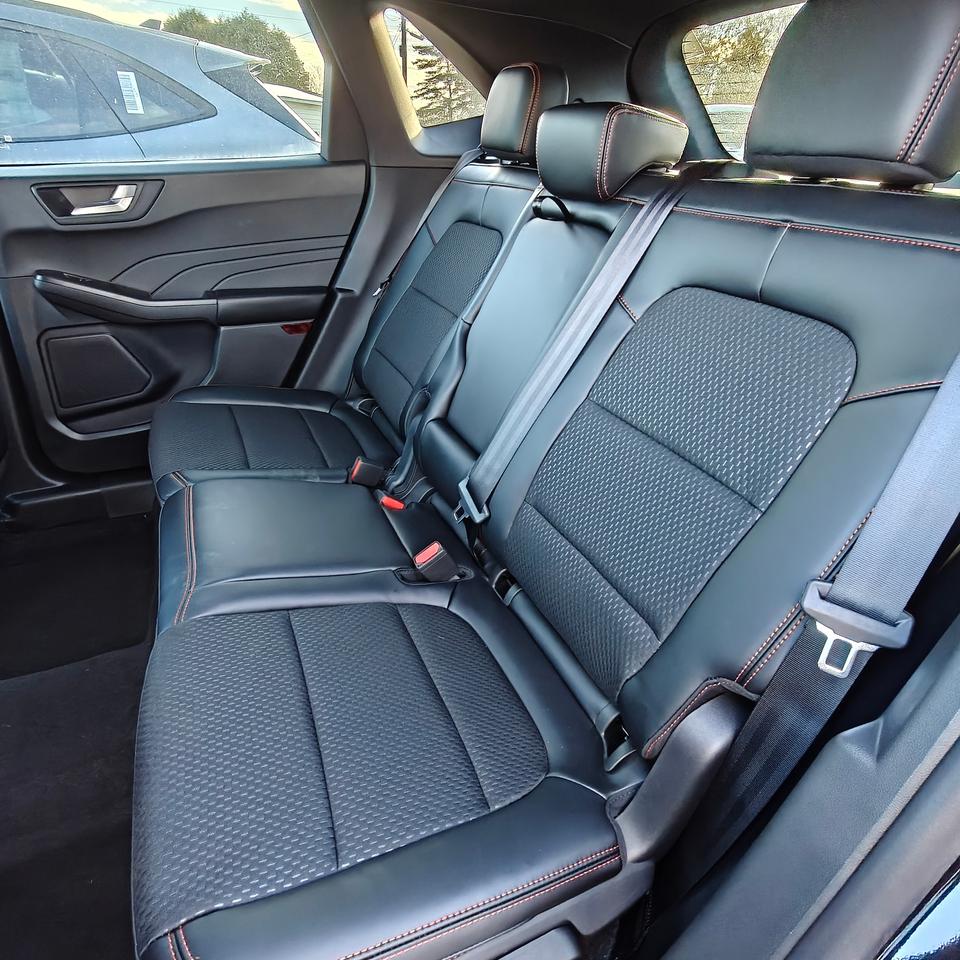 2025 Ford Escape ST-Line AWD Photo