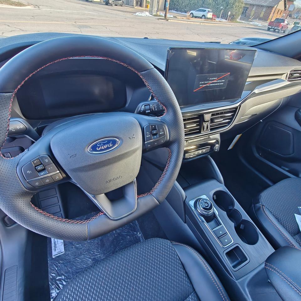 2025 Ford Escape ST-Line AWD Photo