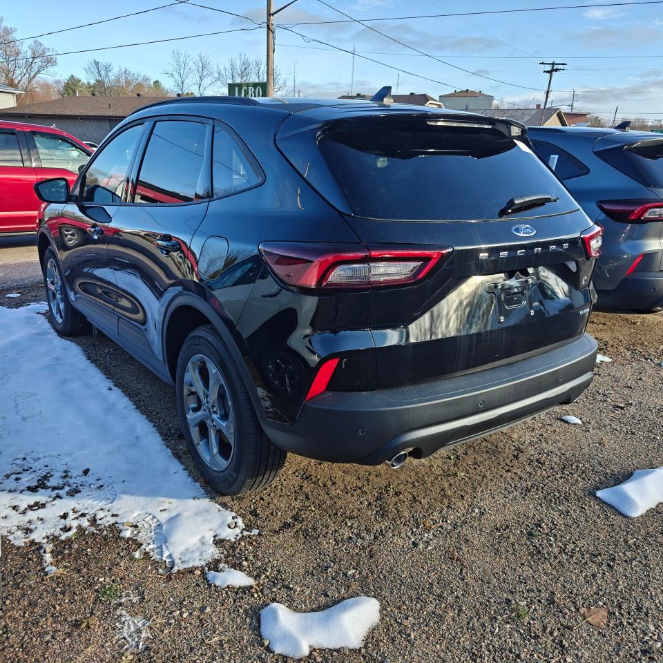 2025 Ford Escape ST-Line AWD Photo