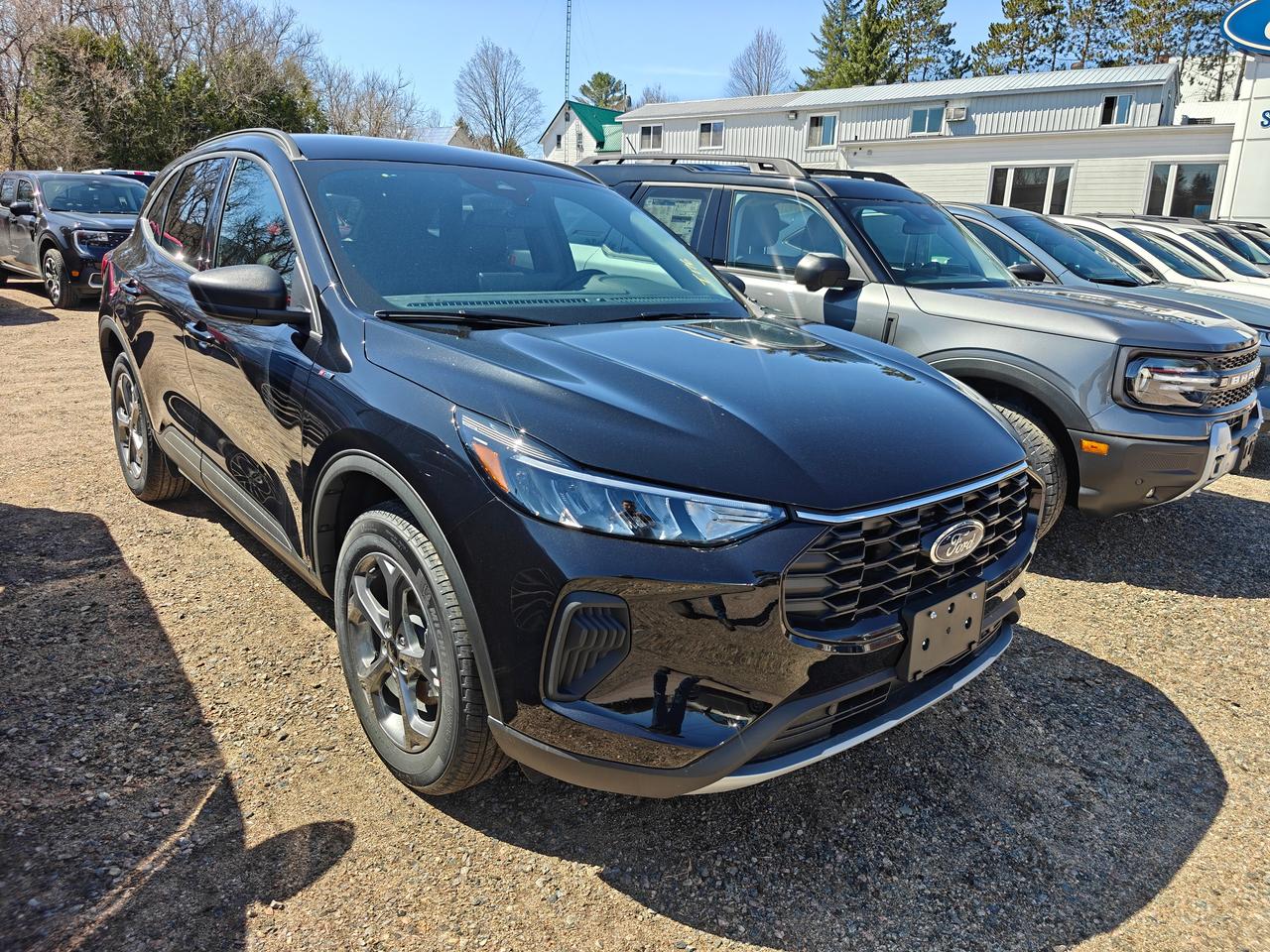 2025 Ford Escape ST-Line AWD Photo3
