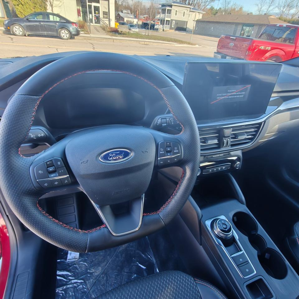 2025 Ford Escape ST-Line AWD Photo