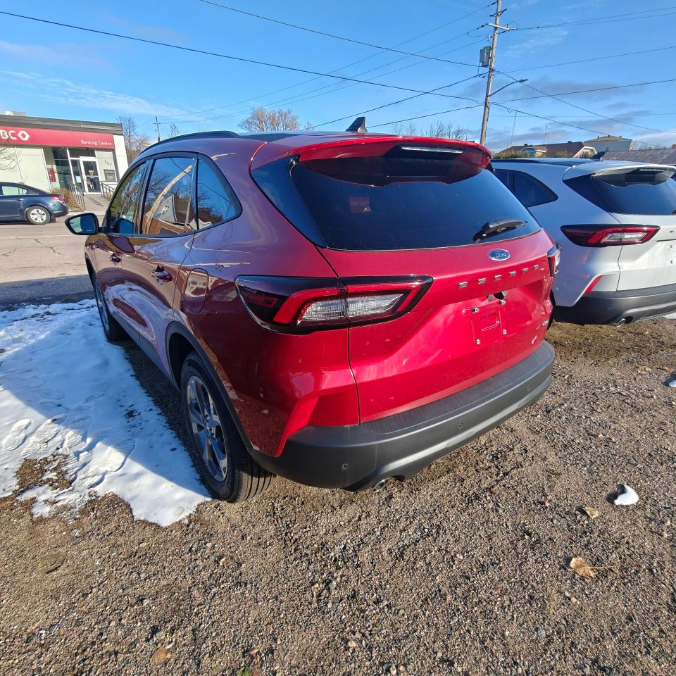 2025 Ford Escape ST-Line AWD Photo