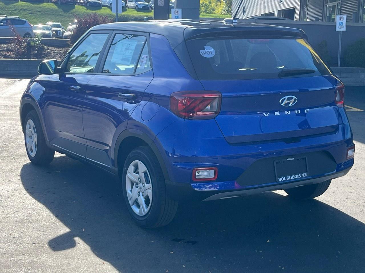 2026 Hyundai Venue Essential IVT w/Two-Tone Photo