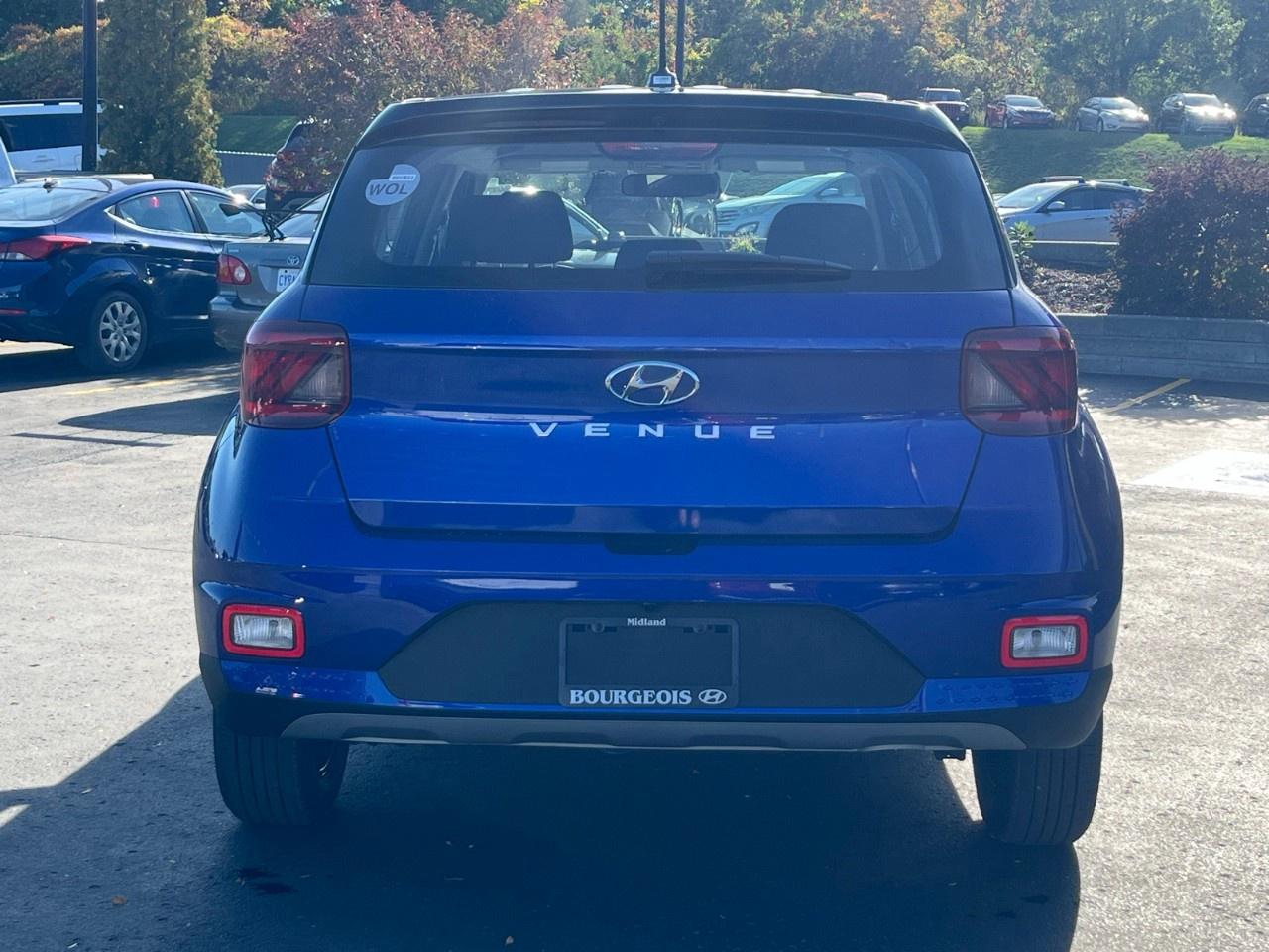 2026 Hyundai Venue Essential IVT w/Two-Tone Photo