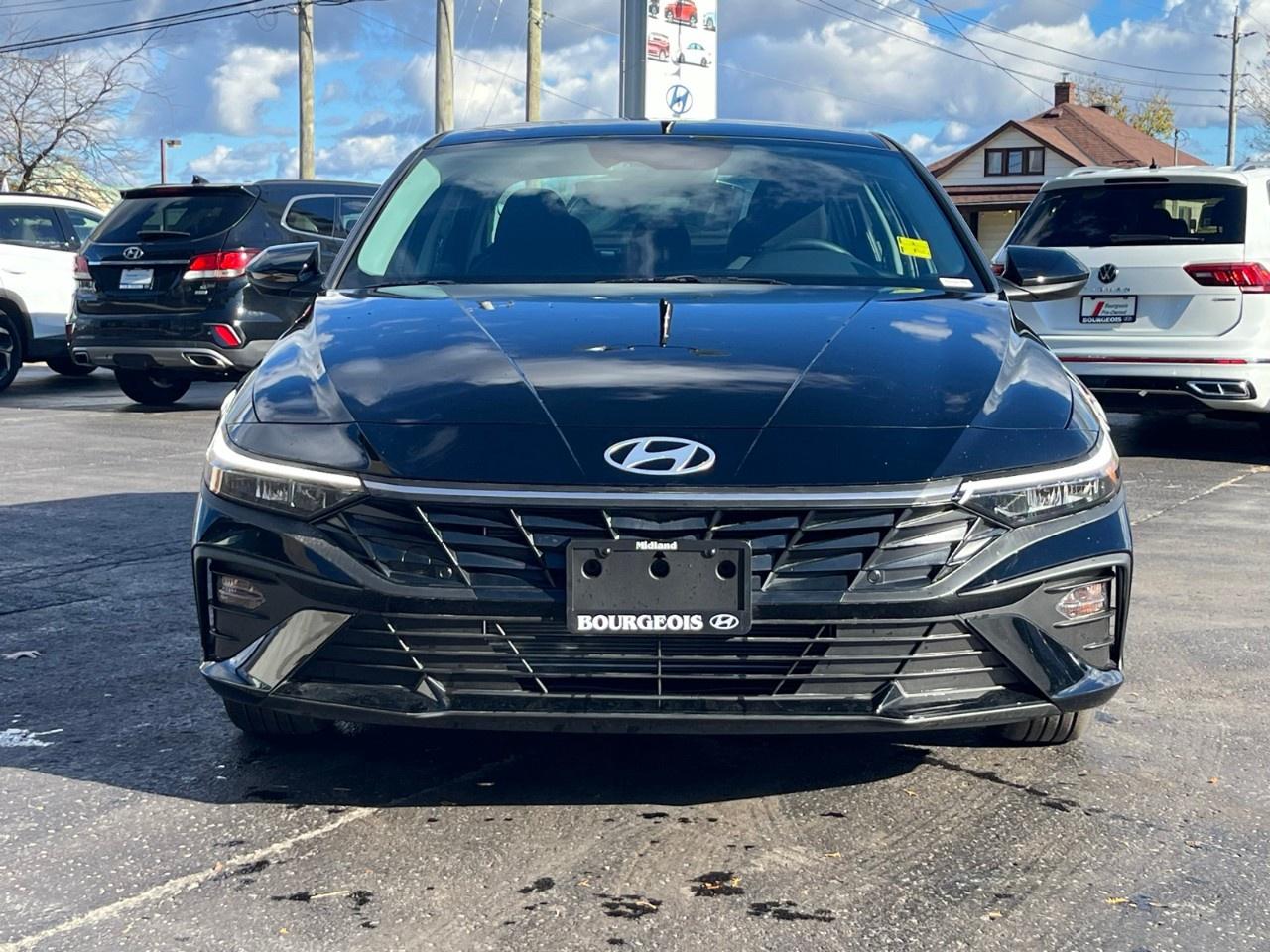 2025 Hyundai Elantra Essential IVT Photo