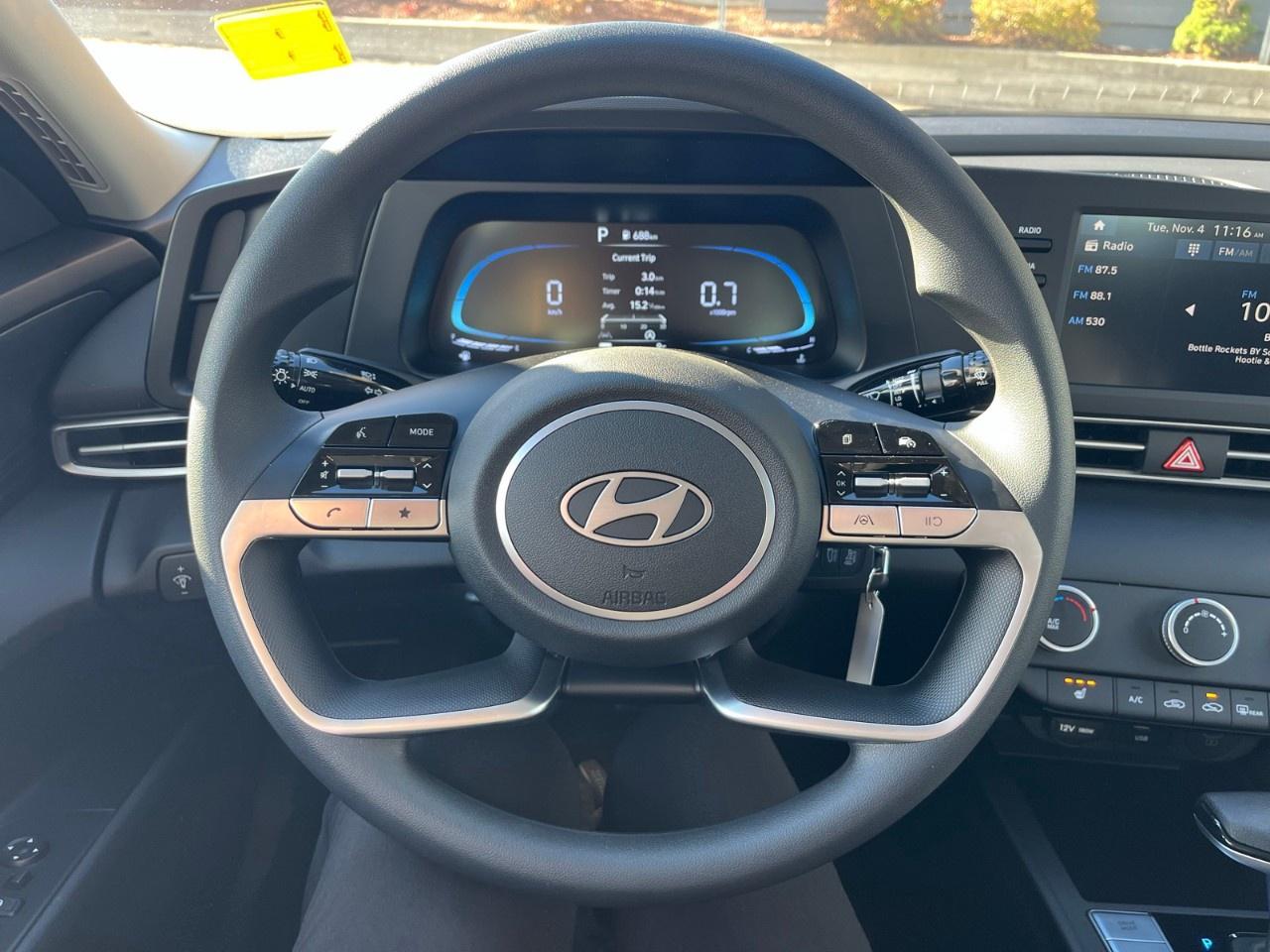 2025 Hyundai Elantra Essential IVT Photo