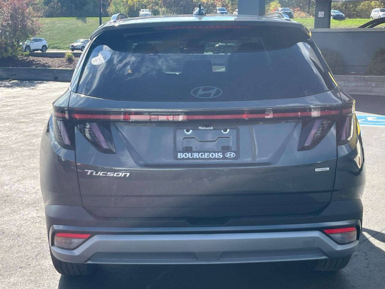 2026 Hyundai Tucson Preferred AWD w/Trend Pkg [TUCWDK2EPRTR] Photo4